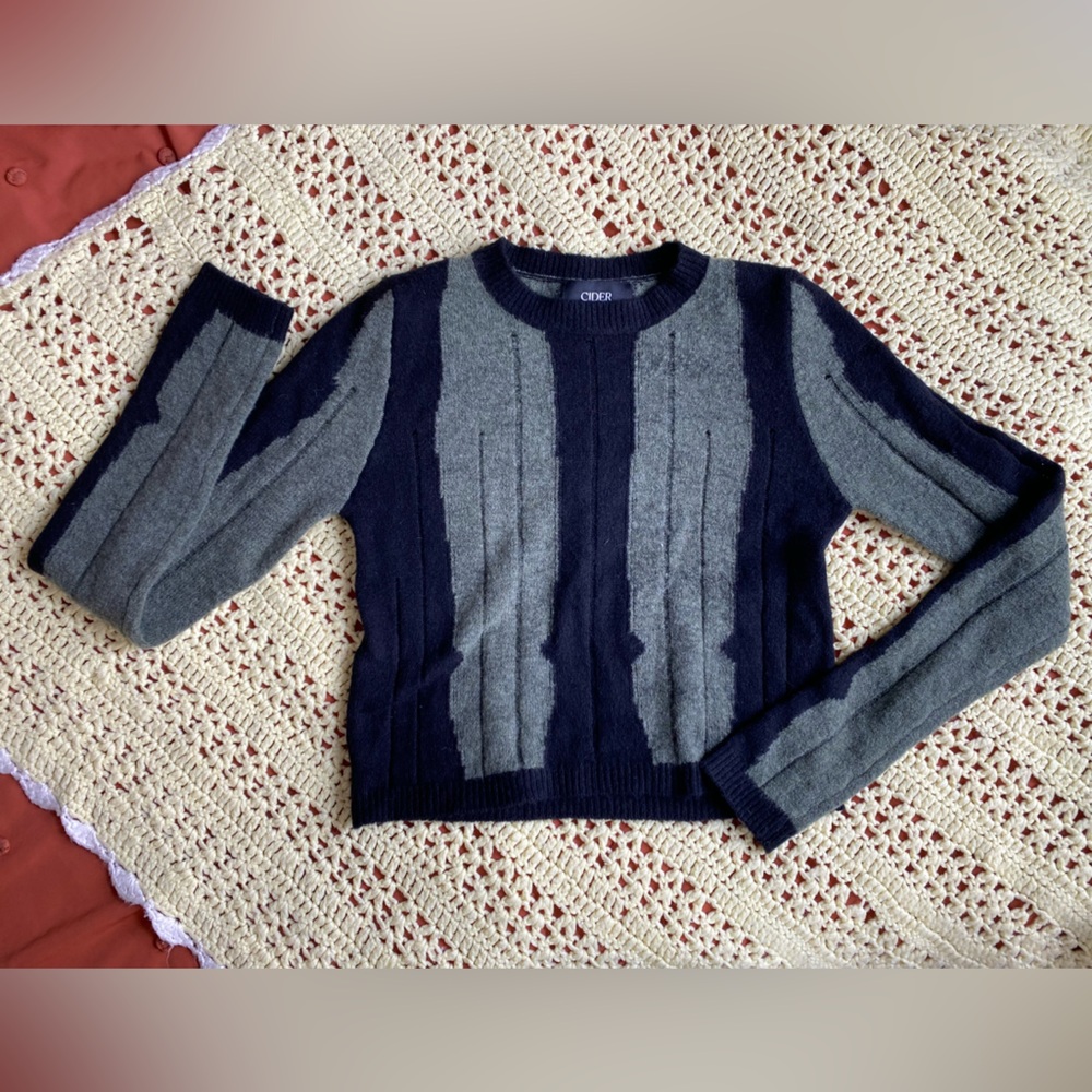 Cropped sweater